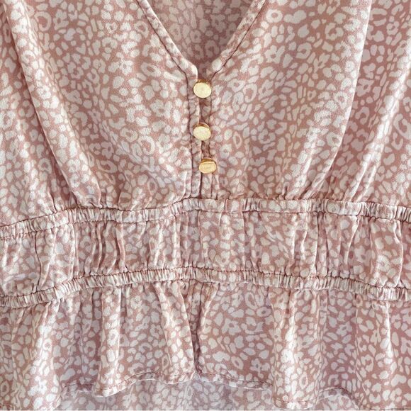 Urban Romantics Women’s Printed Short Sleeve Rayon Button Blouse Size Small - Picture 3 of 5